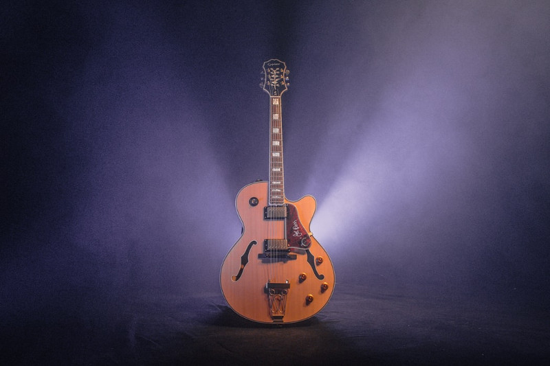 Epiphone, legendary american guitars models with low budget